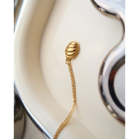 NEW 18K Gold Plated Braided Croissant Necklace - Picture 6 of 14